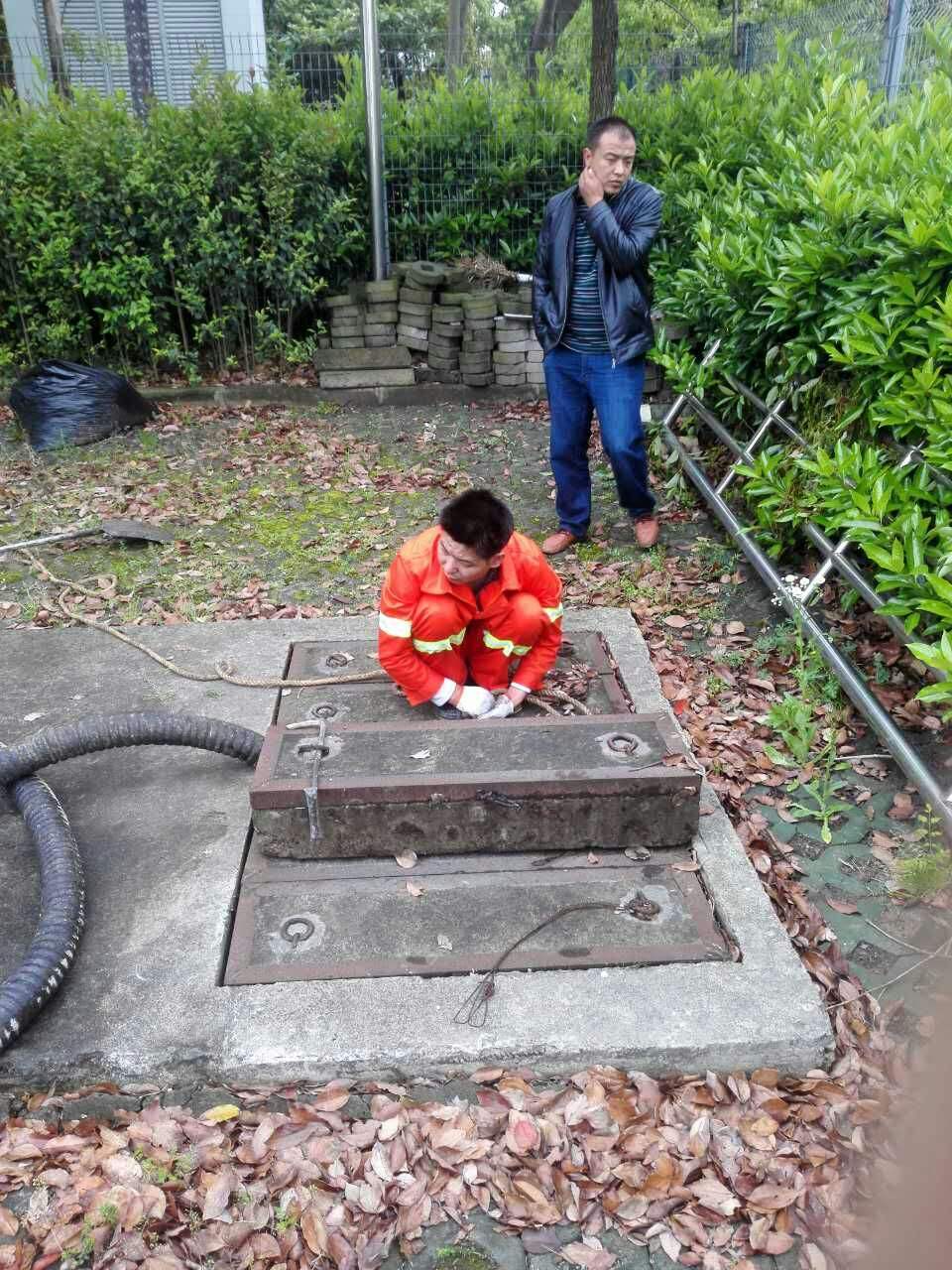 萨嘎吸污抽粪